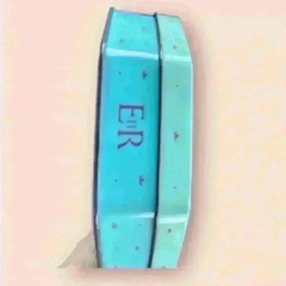 Queen Elizabeth II Coronation commemorative tin 1953 - Picture 4 of 6